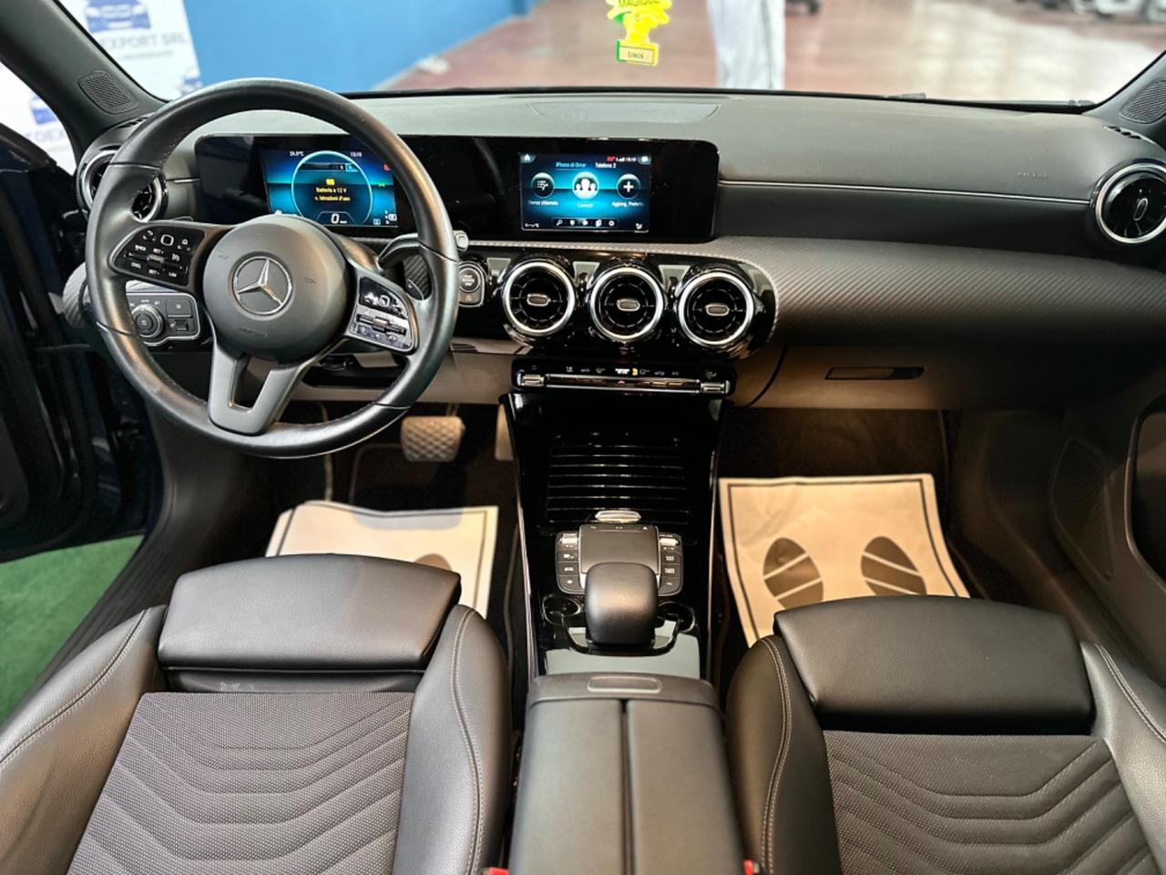 Splendida Mercedes-benz A 180/Automatic Premium2020