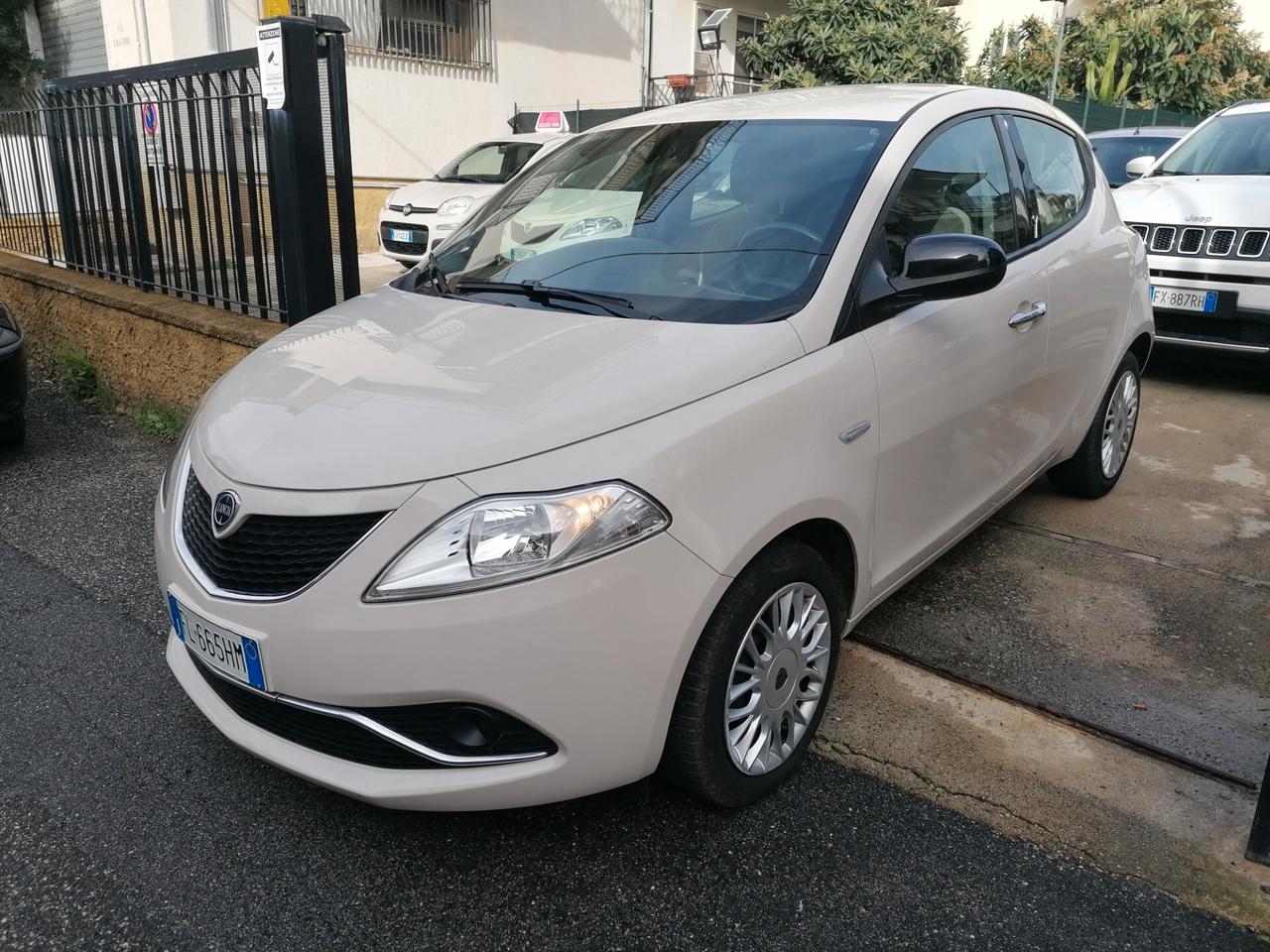 Lancia Ypsilon 1.2 69 CV 5 porte GPL Ecochic Gold