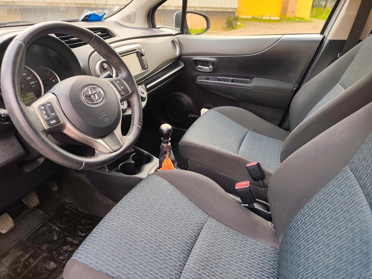 Toyota Yaris 1.4 D 5 porte 1 proprietario neopatentati