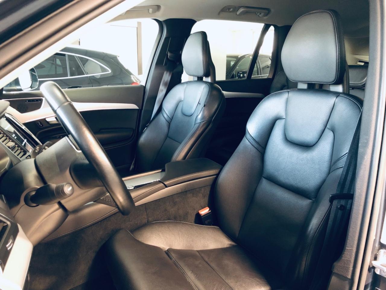 Volvo XC 90 B5 (d) AWD Geartronic Momentum 7 POSTI