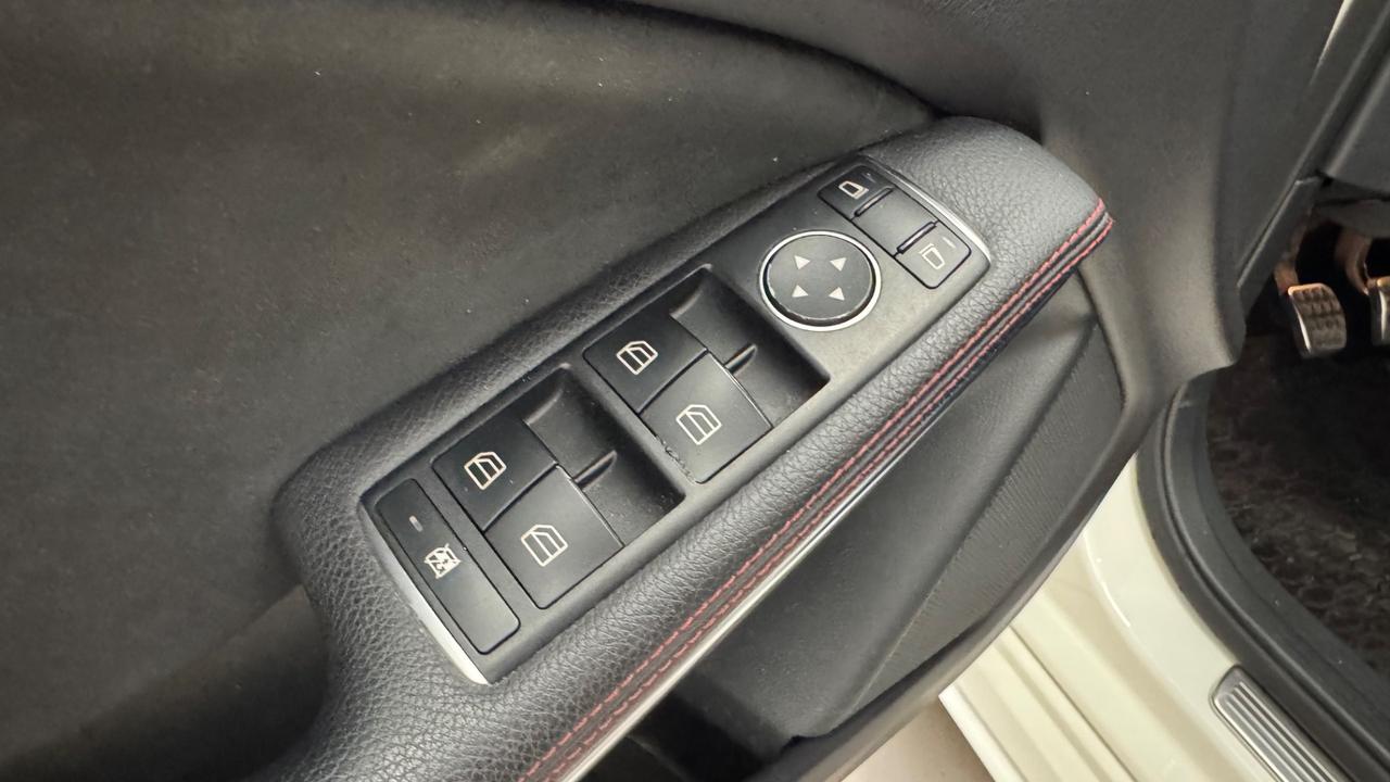 Mercedes-benz A 180 d Premium Amg Edition-2017