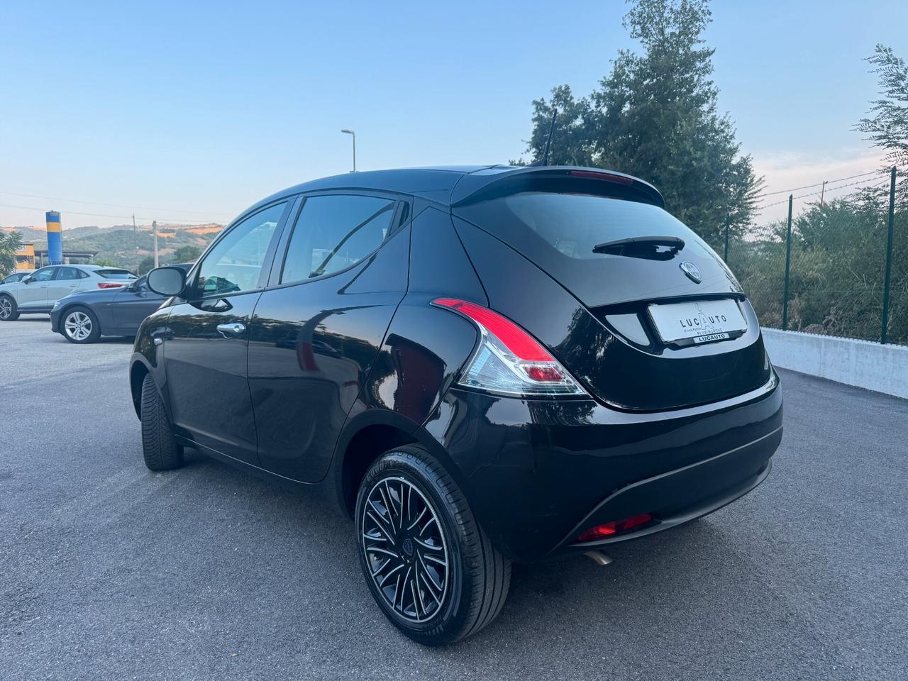 Lancia Ypsilon 1.0 FireFly 5 porte S&S Hybrid