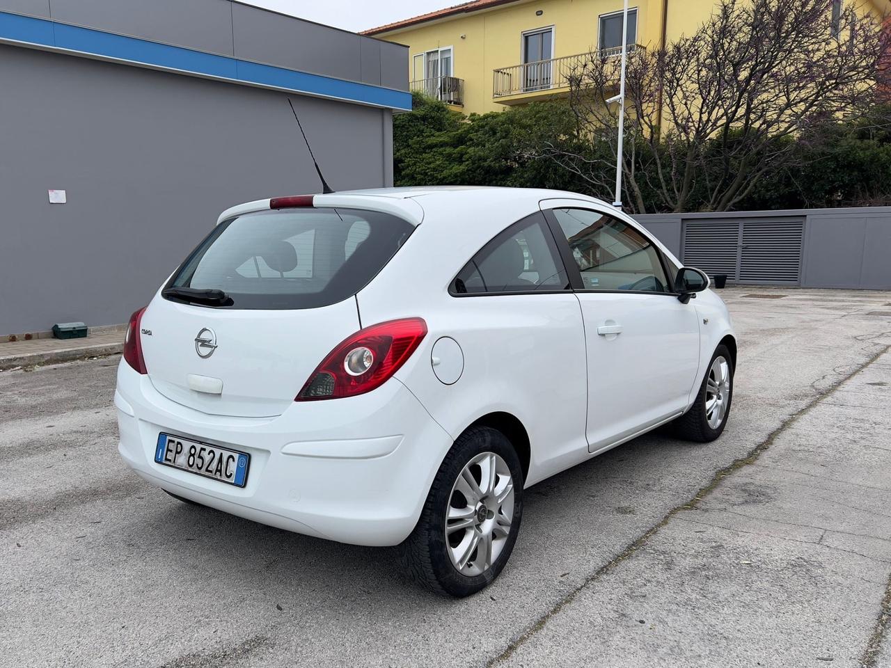 Opel Corsa 1.2 GPL