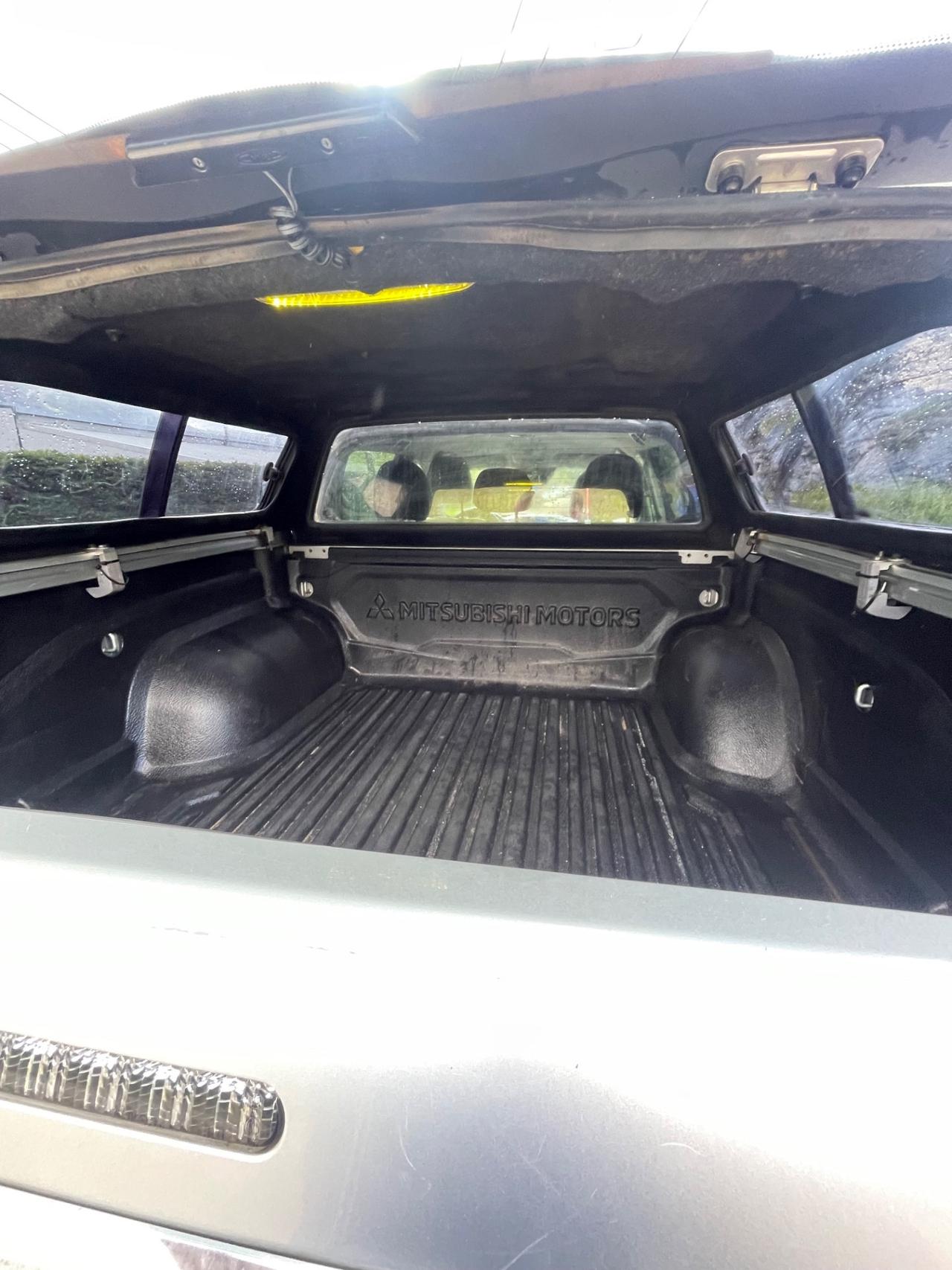Mitsubishi L200 2.3 D Double Cab 4x4 Hurricane