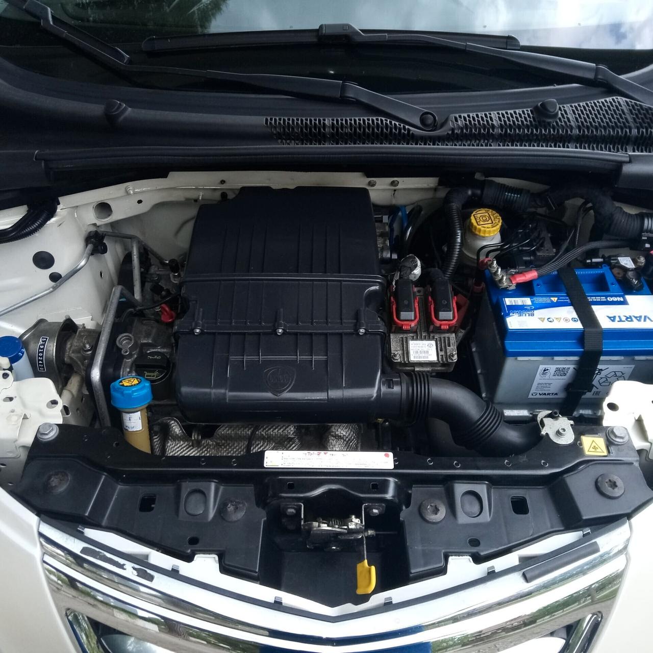 Lancia Ypsilon 1.2 69 CV 5 porte S&S Platinum