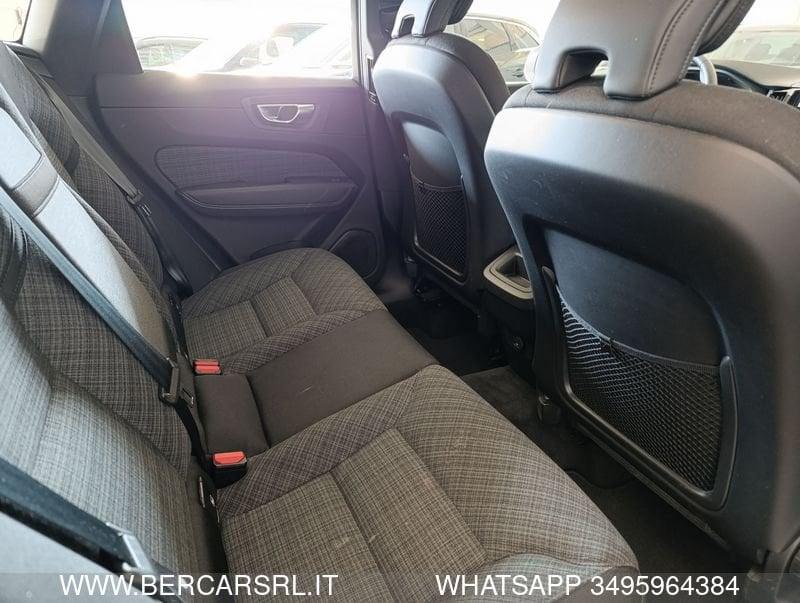 Volvo XC60 XC60 B4 (d) AWD automatico Essential