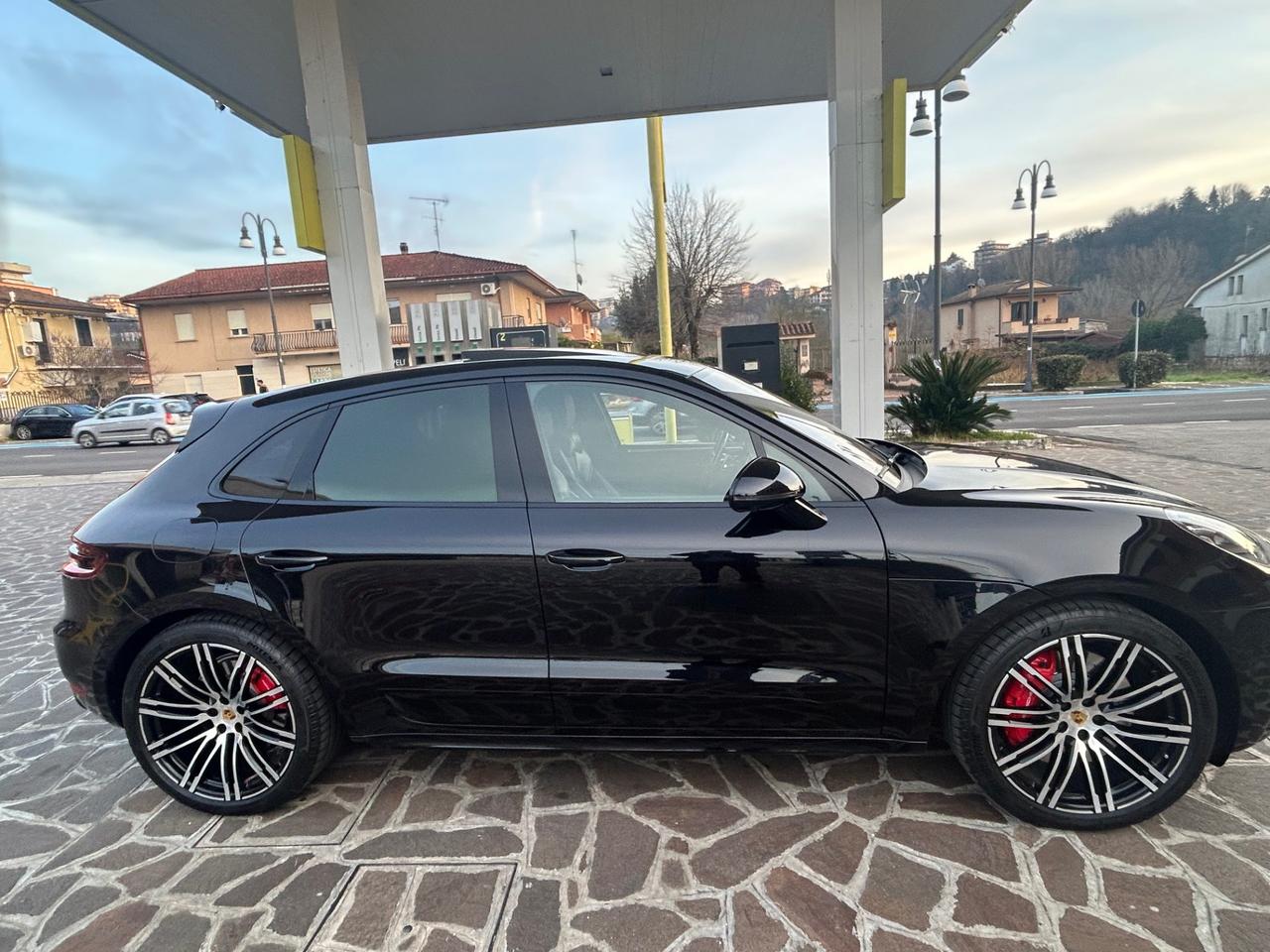 Porsche Macan turbo performance 440CV