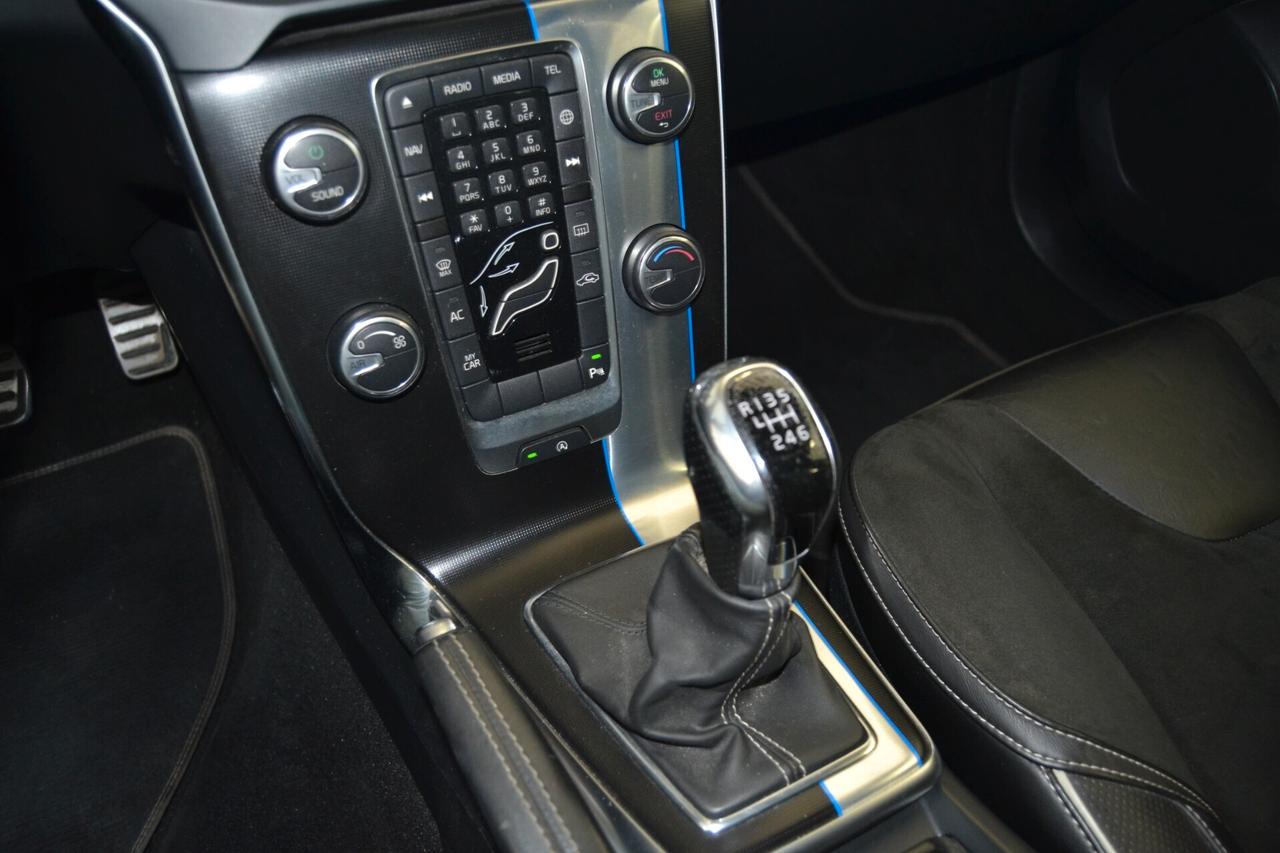 Volvo V40 D2 1.6 R-Design UniPro/Navi/Xenon/Cruse/Pelle