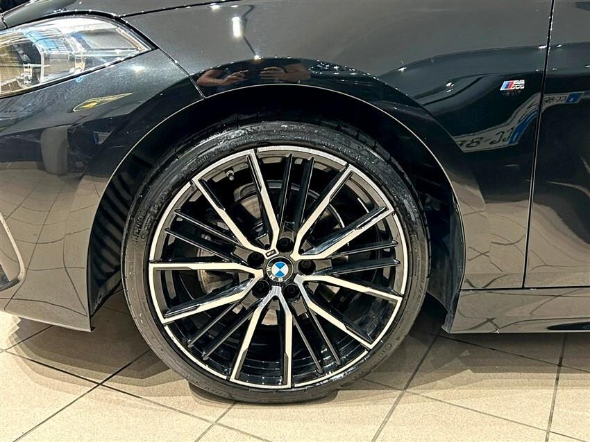 Bmw 118 118d 5p. Msport