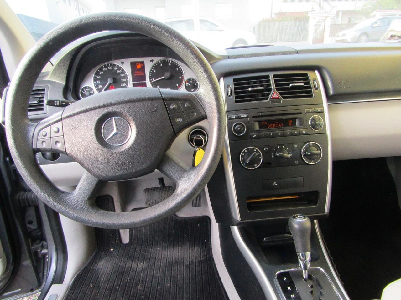 Mercedes-benz B 180 AUTOMATIC Executive