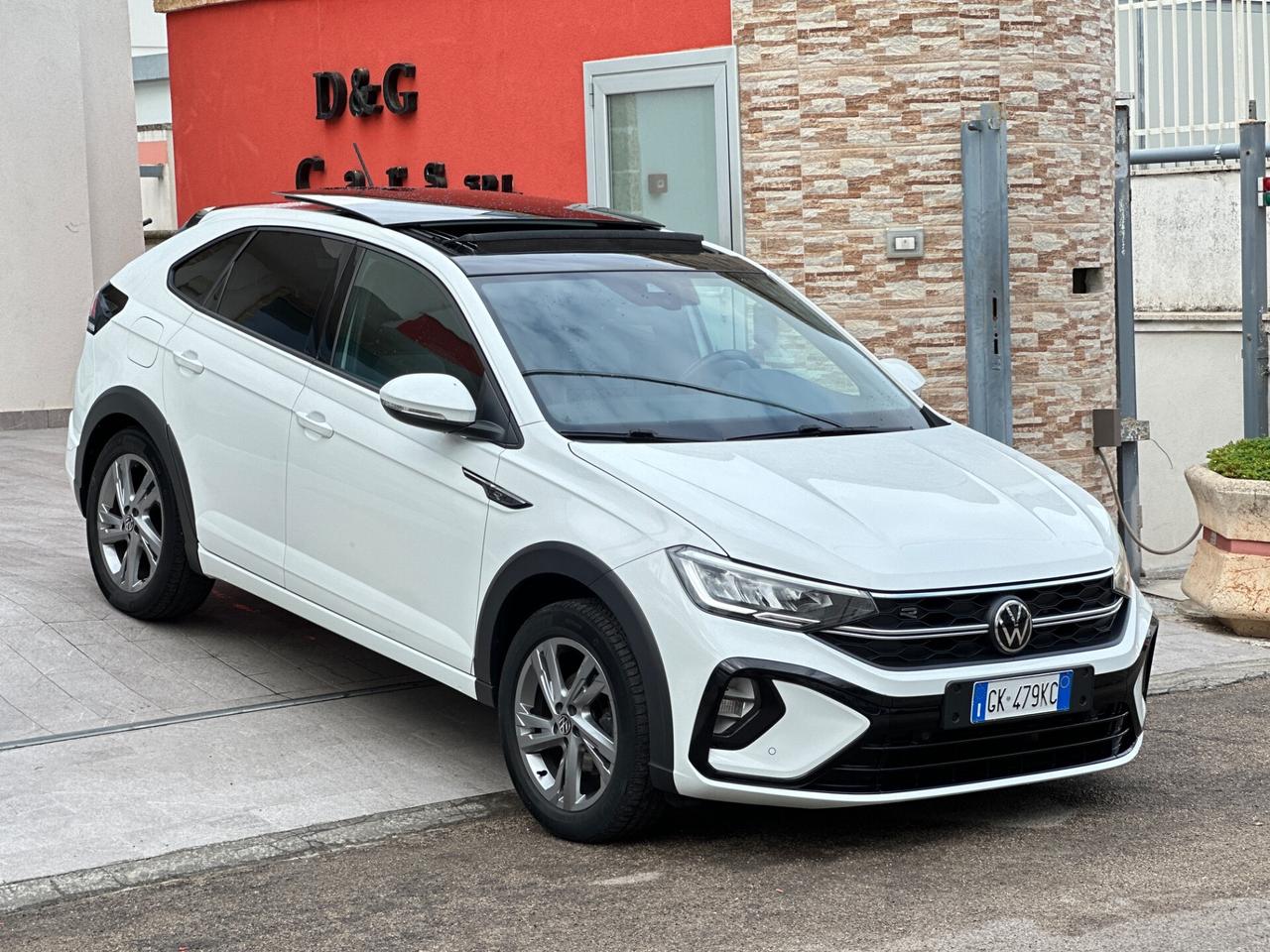 Volkswagen Taigo 1.0 TSI 110 CV R-Line- 10/2022 TETTO/LED