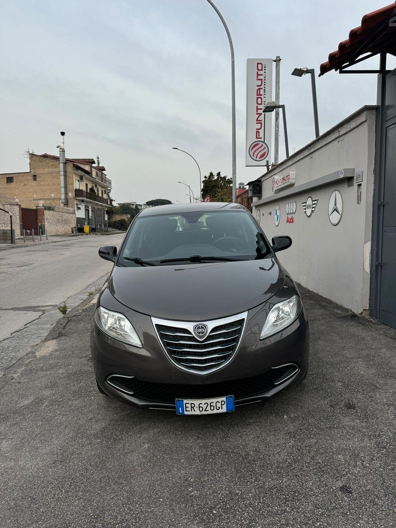 Lancia Ypsilon 1.2 69 CV 5 porte GPL Ecochic Gold