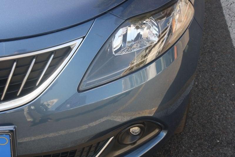 Lancia Ypsilon 1.0 FireFly 5 porte S&S Hybrid Platino