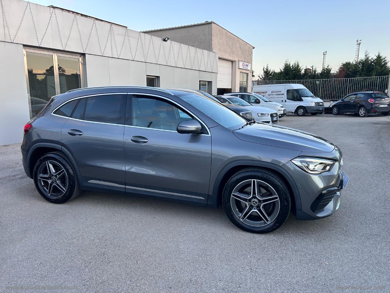 MERCEDES-BENZ GLA 200 d Automatic Premium