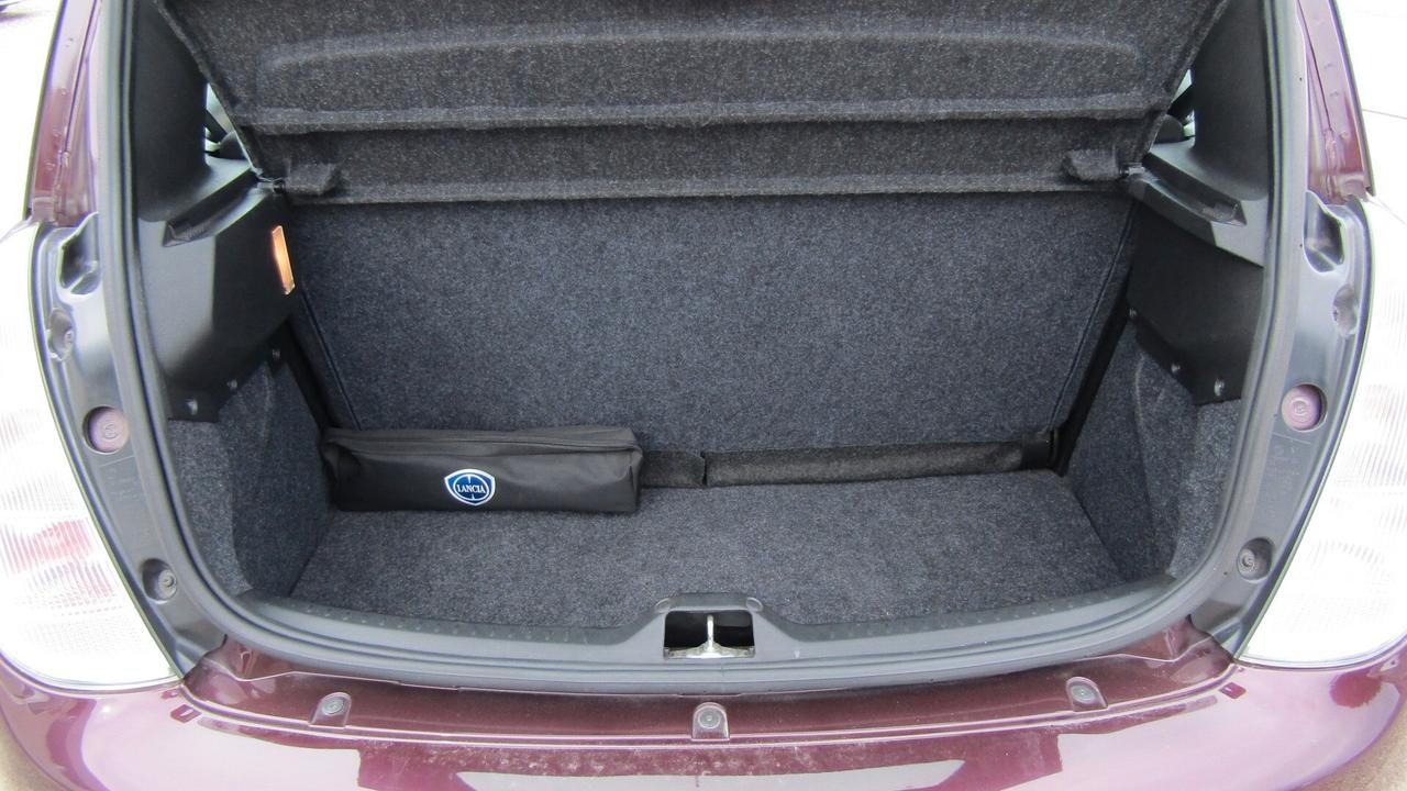 Lancia Ypsilon 1.3 MJT 75 CV Platino