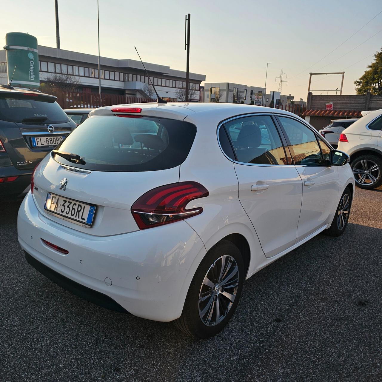 Peugeot 208 PureTech 82 5 porte Allure