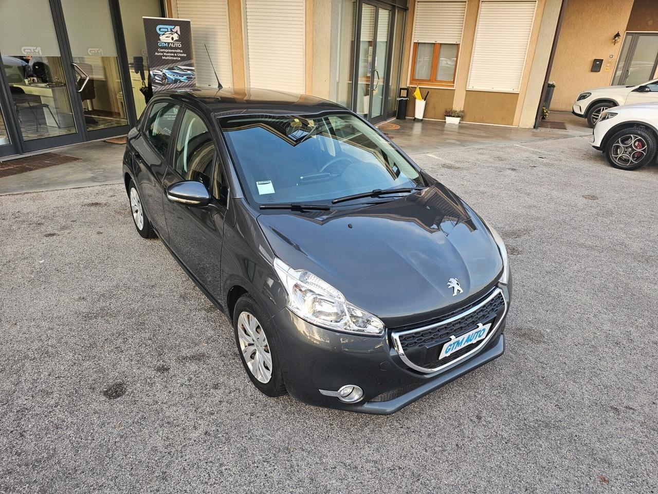 Peugeot 208 1.2 VTi 82 CV - Neopatentati