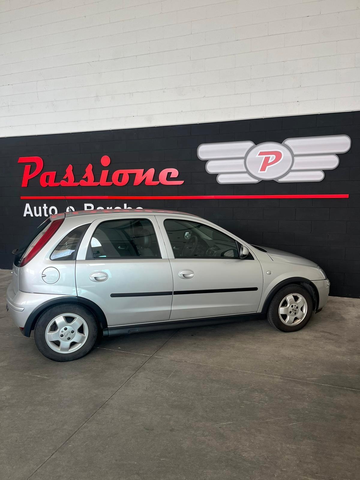 Opel Corsa 1.4i 16V cat 5 porte Cosmo