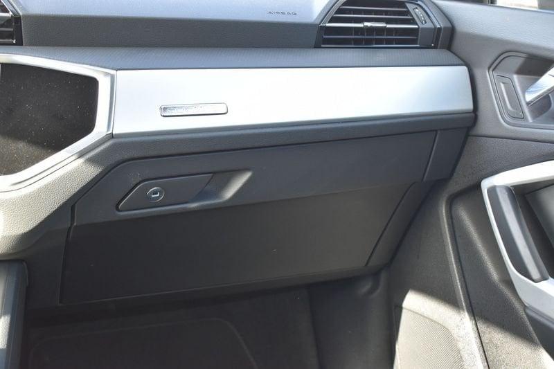 Audi Q3 40 TDI quattro S tronic Business Advanced