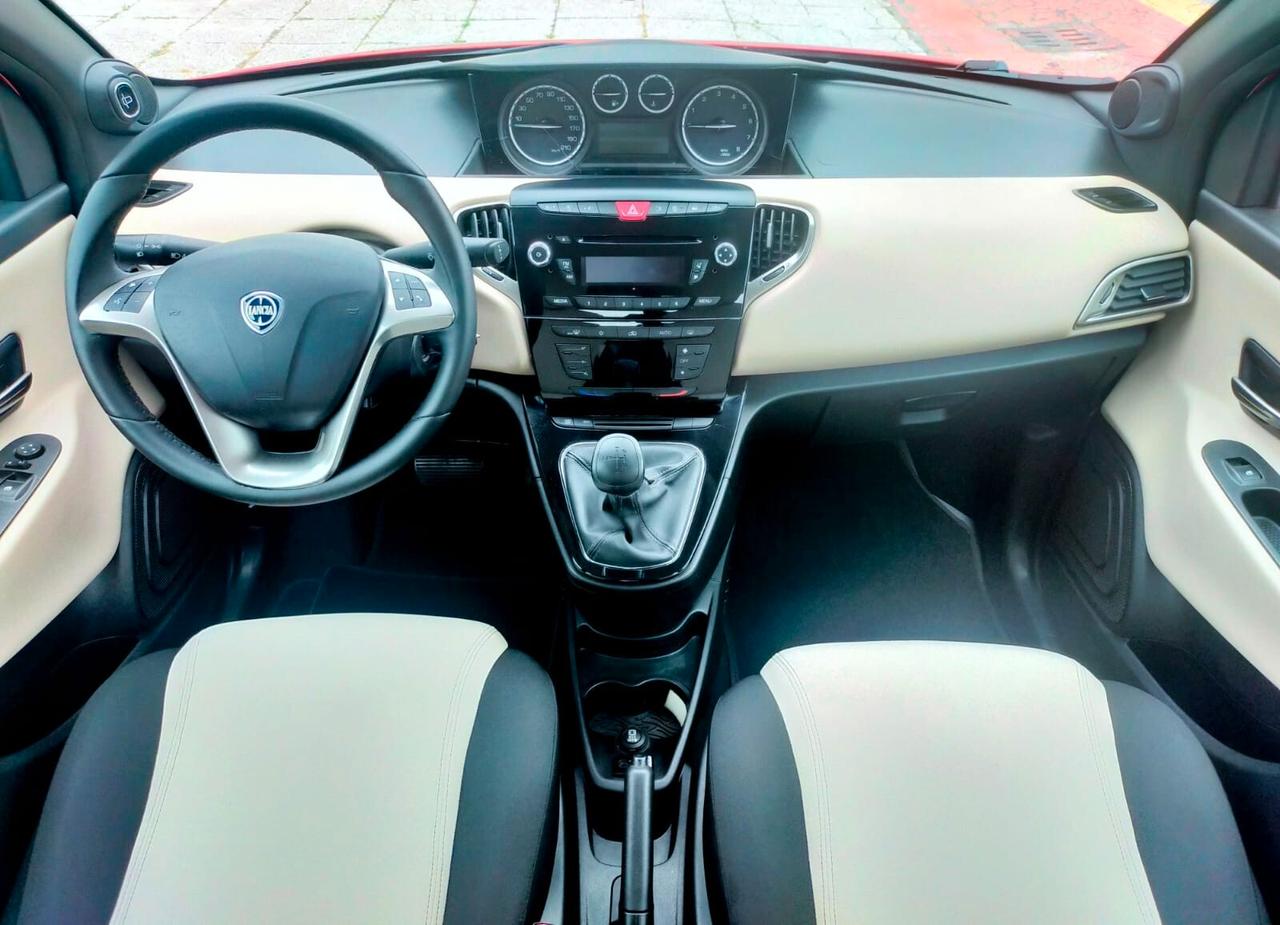 Lancia Ypsilon 0.9 TwinAir 85 CV 5 porte S&S DFN Gold AUTOMATICA