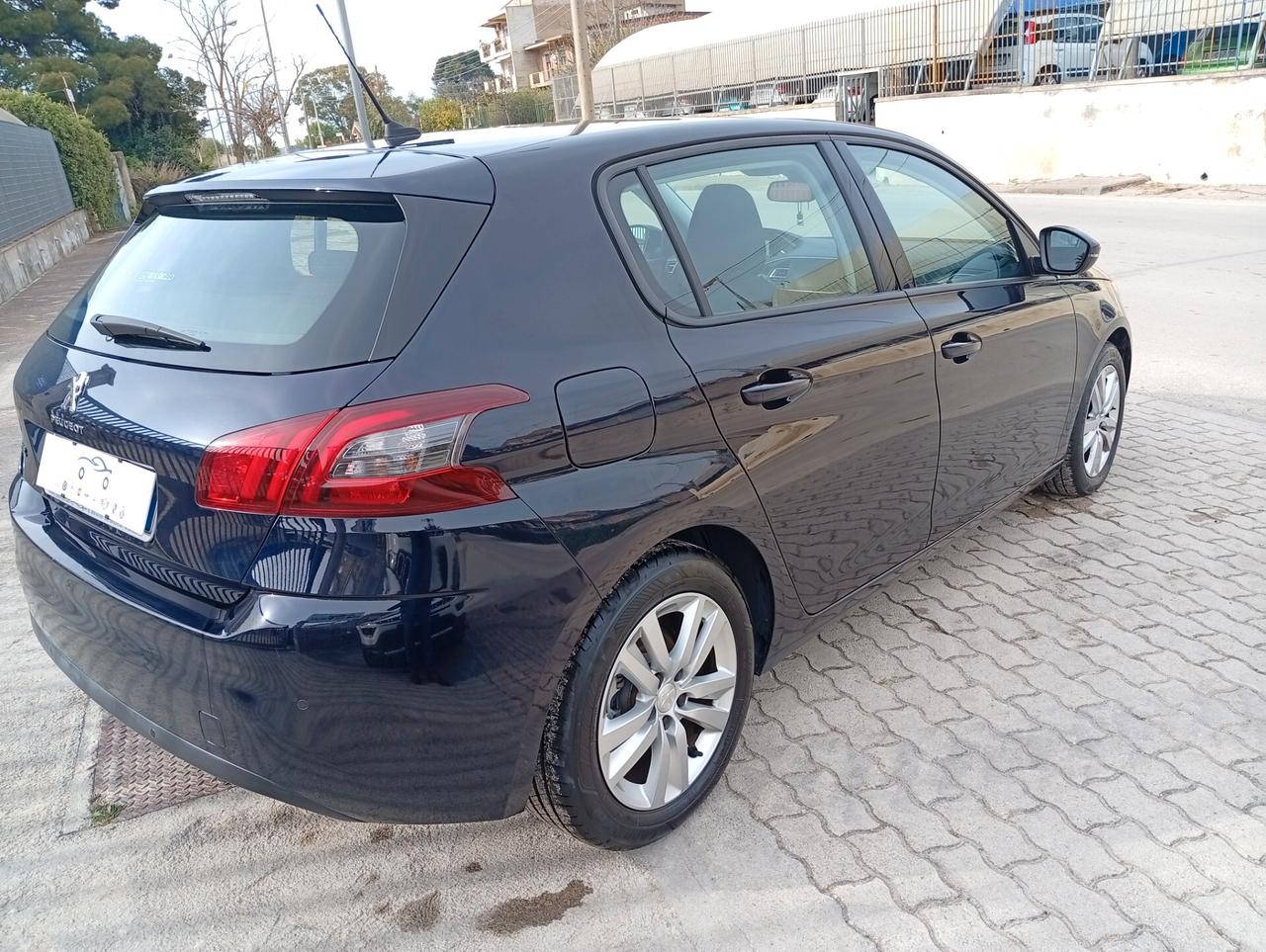 Peugeot 308 BlueHDi 100 S&S Business