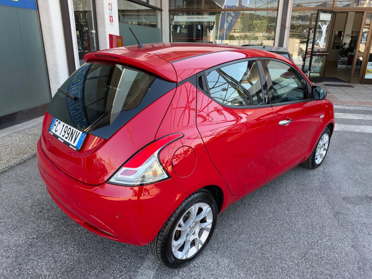 Lancia Ypsilon 1.2 69 CV 5 porte 2016