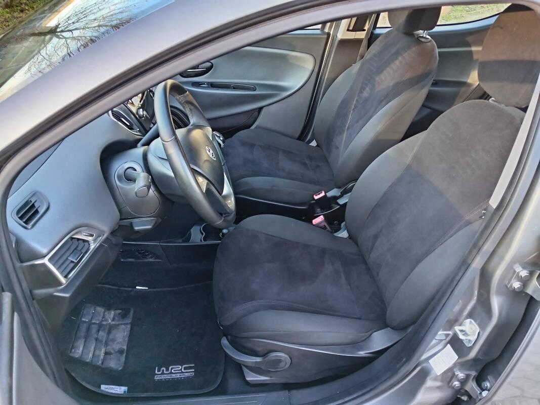 Lancia Ypsilon 1.2 8v Platinum 69cv