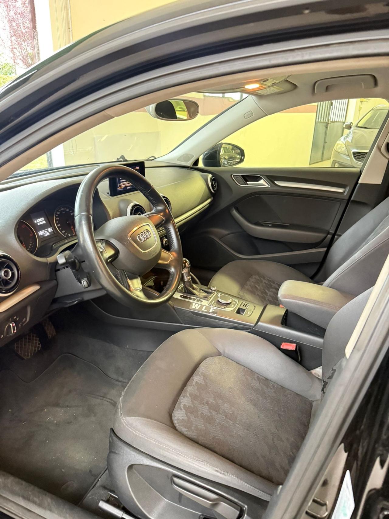 Audi A3 1.6 TDI clean diesel S tronic Young