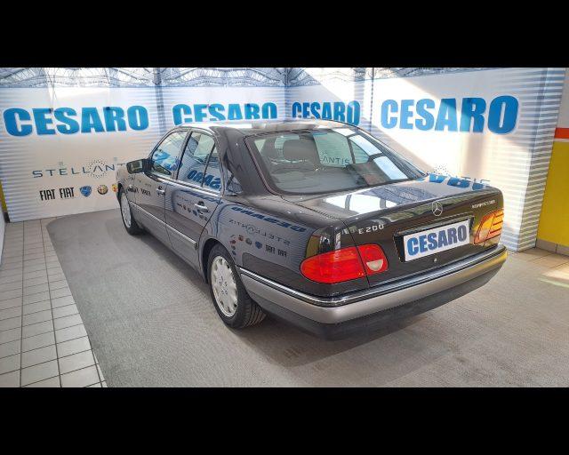 MERCEDES-BENZ E 200 k Elegance