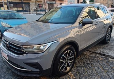 Volkswagen Tiguan 2.0 TDI 150 CV SCR DSG R-Line