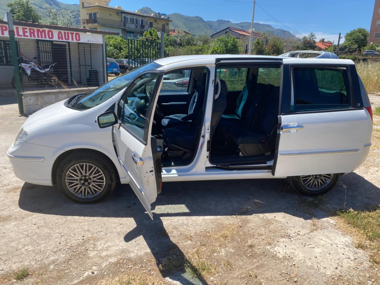 Lancia Phedra 2.0 MJT 136 CV Platino