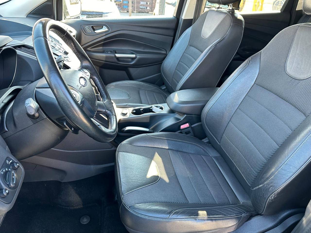Ford Kuga 2.0TDCI*TITANIUM*4X4*163CV*NAVI*AUT*LED*BLUETOOTH*