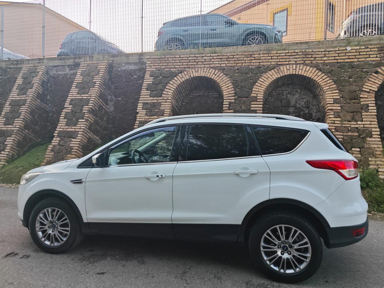 Ford Kuga 2.0 TDCI 140 CV 4WD Titanium
