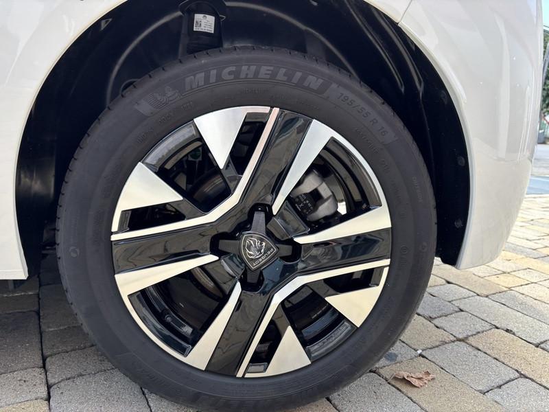 Peugeot 208 1.2 puretech Allure s&s 100cv LED-APP CONNECT-16"