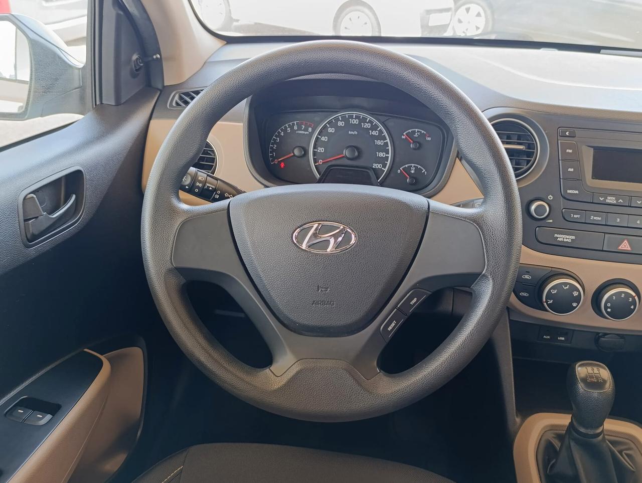 Hyundai i10 1.0 cv 67 cv 2017