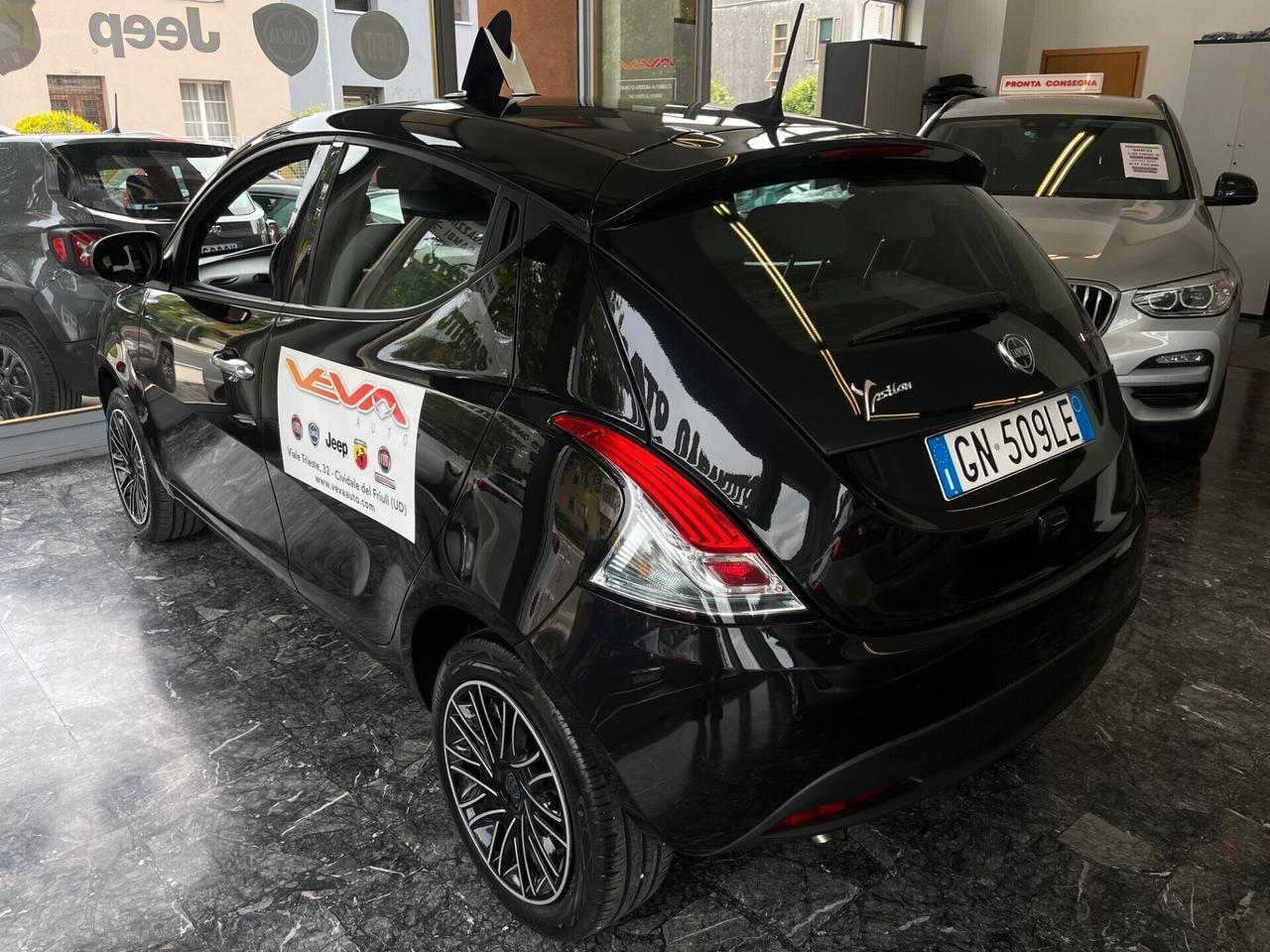 Lancia Ypsilon 1.0 Hybrid Gold