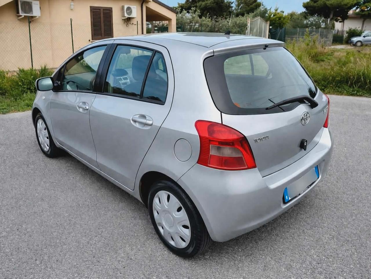 Toyota Yaris 1.0 Benzina 5 porte Full Optional NUOVA