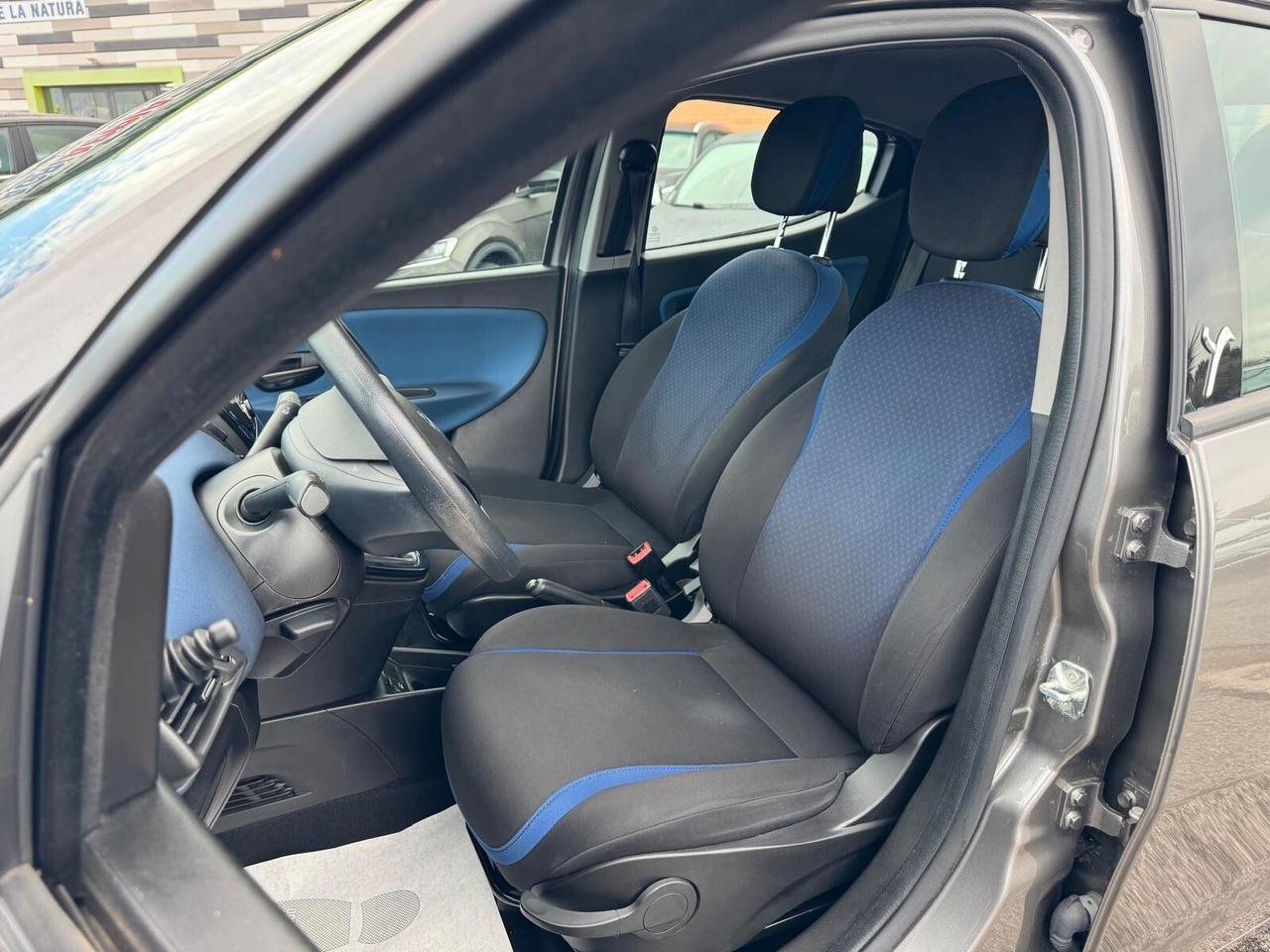 Lancia Ypsilon 1.2 BENZ NEOPTENTATI 2017