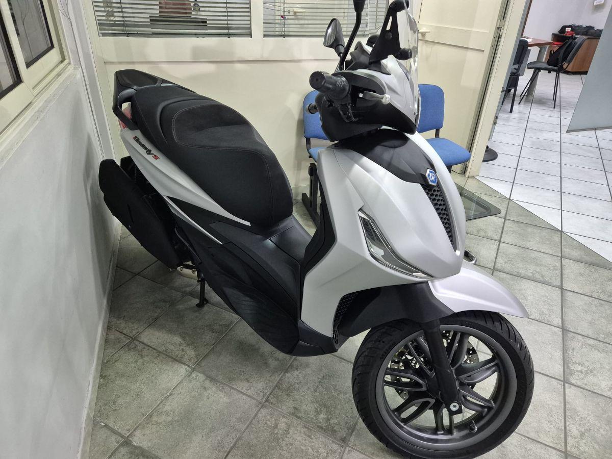 Piaggio - Beverly 400 S