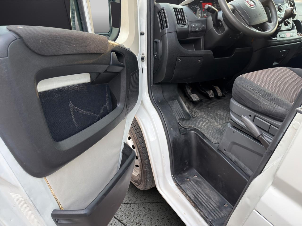 Fiat Ducato 2.3 MJT 130CV Furgone Vetrato 9 Posti