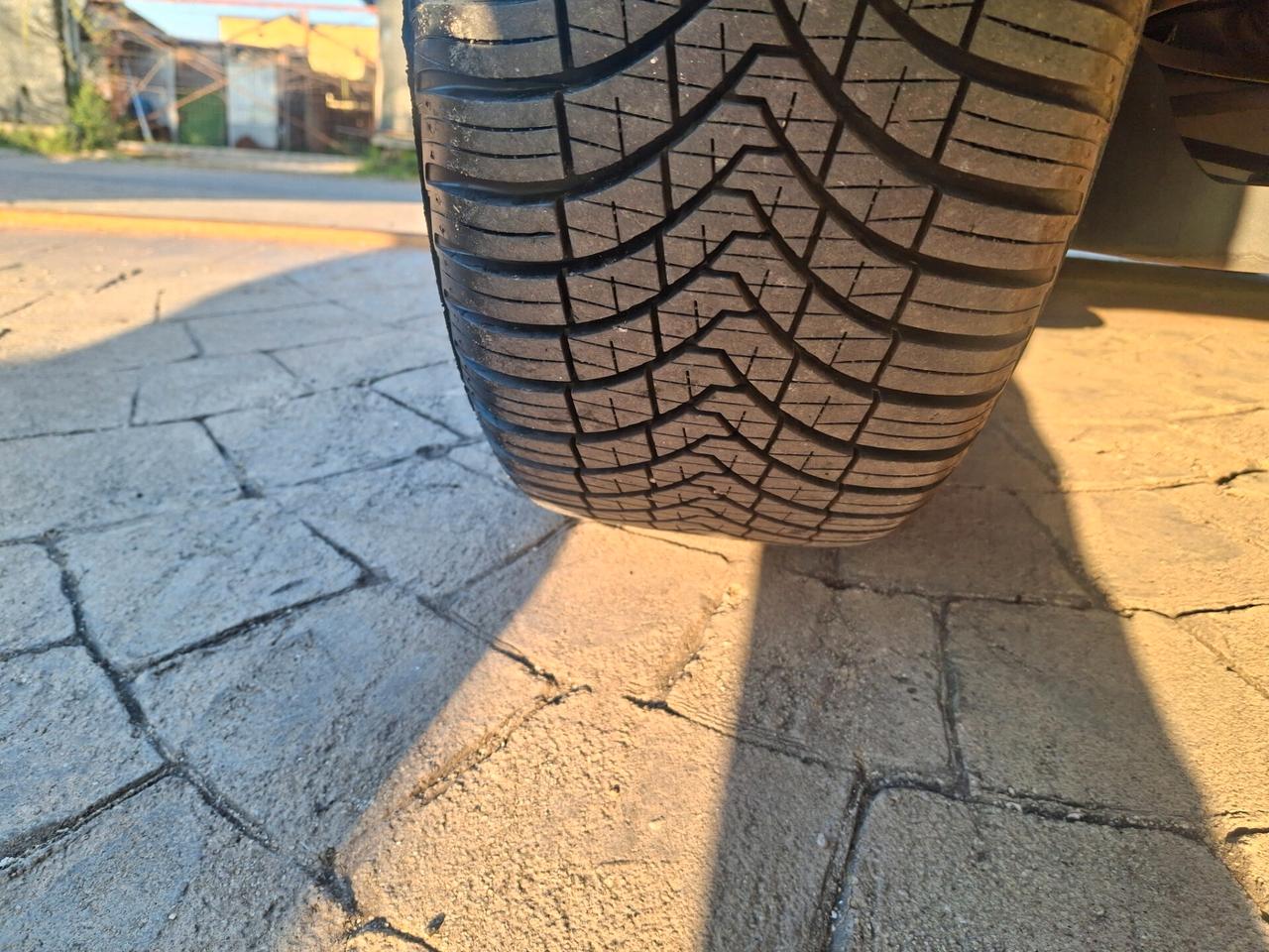 Peugeot 208 PureTech 100 cc 1.2 benz. 5 porte Active Pack automatica neopatentati