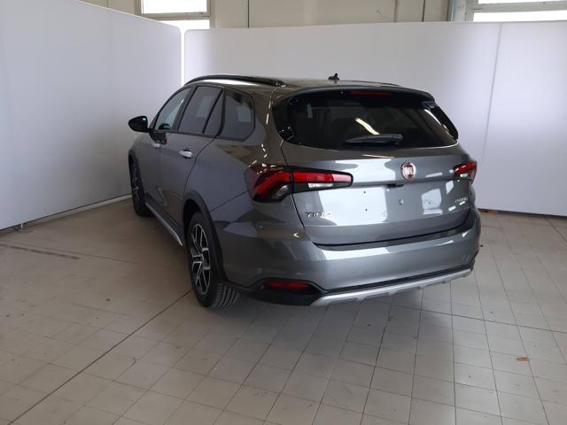 FIAT Tipo 1.5 Hybrid DCT SW Cross