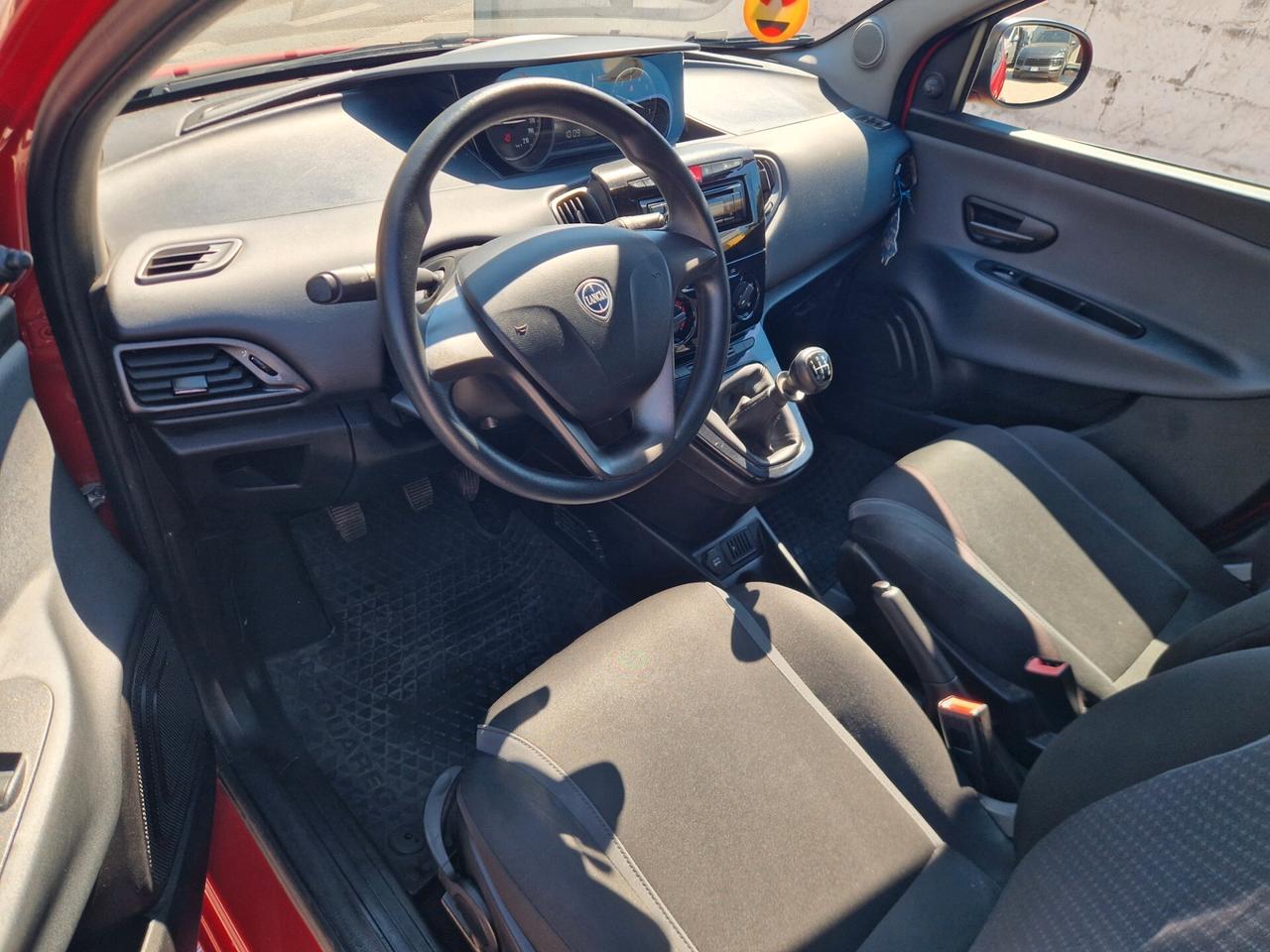 Lancia Ypsilon 1.2 69 CV 5 porte Silver-2018