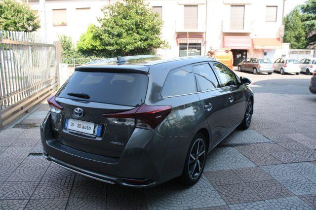 TOYOTA Auris Touring Sports 1.8 Hybrid Lounge