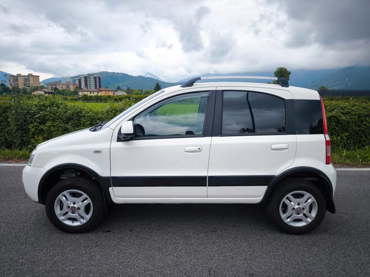 FIAT PANDA 4X4 1,3 MJT CLIMBING- 2011-GANCIO TRAINO-ELD