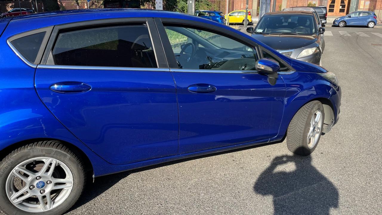 Ford Fiesta 1.4 5 porte Bz.- GPL Titanium