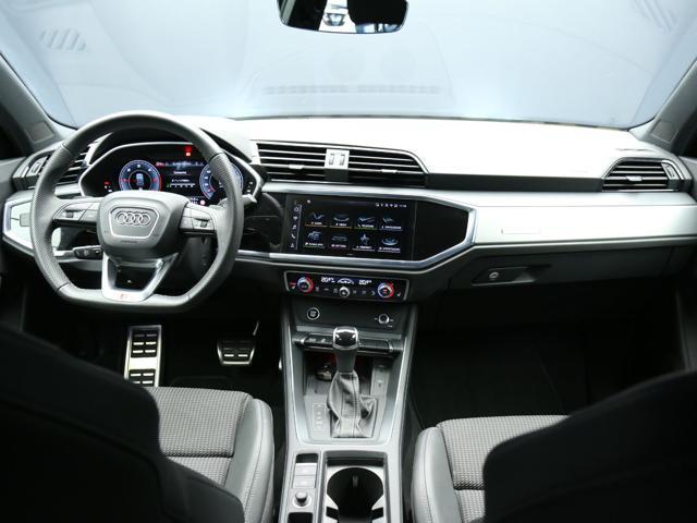 AUDI Q3 35 TDI S tronic Identity Black