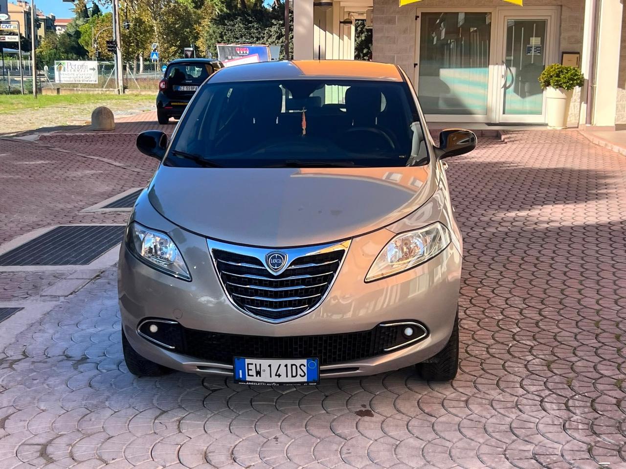 Lancia Ypsilon 0.9 TwinAir 85 CV 5 porte Metano Ecochic Gold