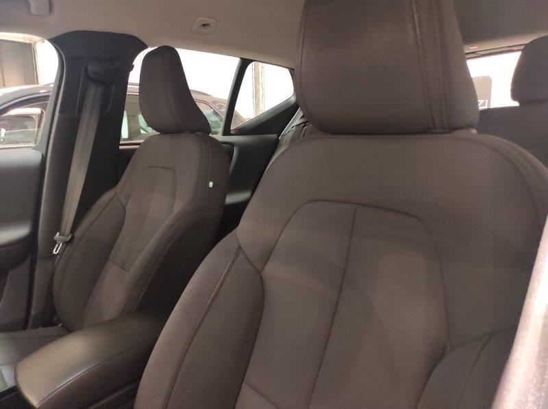 VOLVO XC40 (2017-->) - XC40 T5 Recharge Plug-in Hybrid Inscription Expression