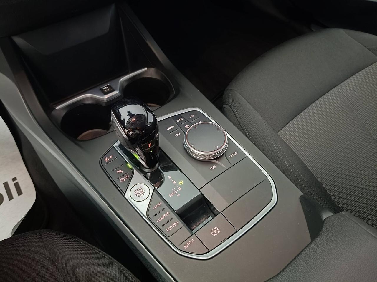 BMW Serie 1 F40 - 116d Business Advantage auto